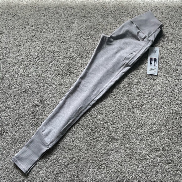 NWT Alo High-Waist Lounge Legging - Picture 5 of 7